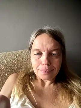 Susanel online show from October 11, 2025, 10:03 am