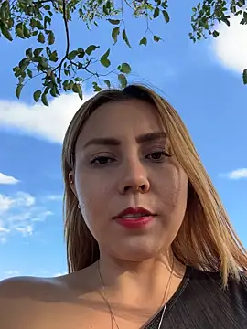 Snapshot of Brittanyrosexx chatting on October 14, 2025, 9:15 pm Brittanyrosexx online show from October 14, 2025, 9:15 pm