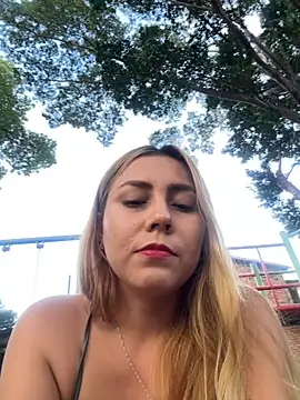 Snapshot of Brittanyrosexx chatting on October 15, 2025, 9:37 pm Brittanyrosexx online show from October 15, 2025, 9:37 pm