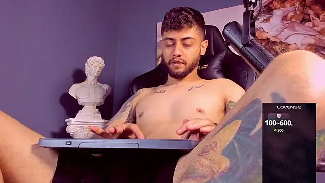 Snapshot of alessandro_duty chatting on January 4, 2025, 11:27 pm alessandro duty online show from January 4, 2025, 11:27 pm