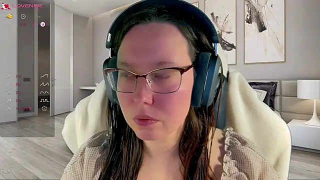 Victoria Romans online show from November 1, 2025, 12:01 am