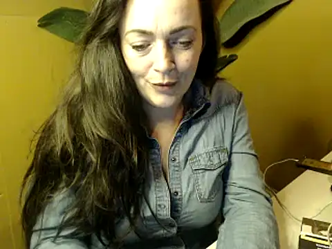 Snapshot of cloe85nl chatting on February 5, 2025, 7:20 pm cloe85nl online show from February 5, 2025, 7:20 pm