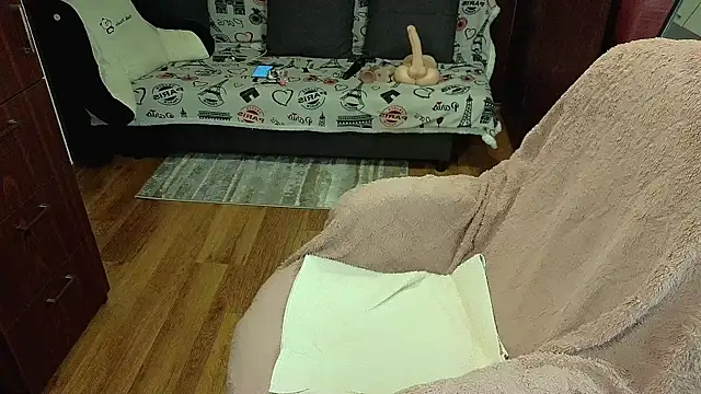 elacoquette online show from November 9, 2025, 3:21 pm