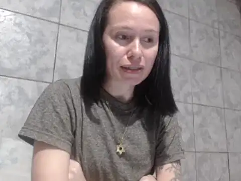 Venusluxodomme online show from November 13, 2025, 4:44 am