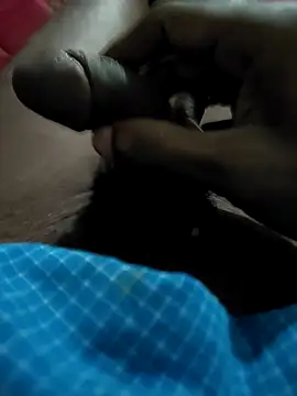 Snapshot of rocksred1 chatting on February 3, 2026, 6:02 pm rocksred1 online show from February 3, 2026, 6:02 pm