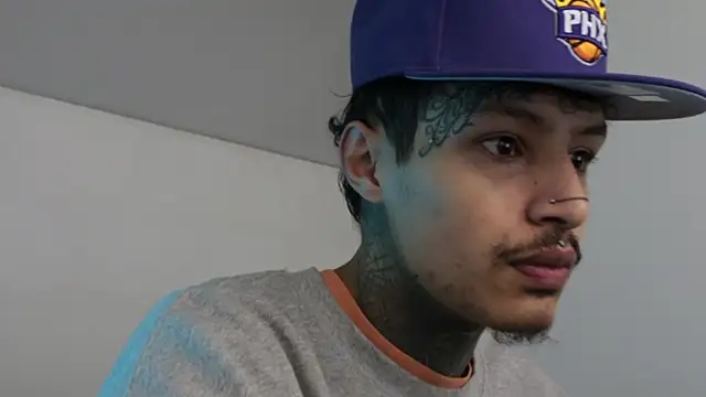 Snapshot of trieone chatting on December 2, 2024, 10:39 am trieone online show from December 2, 2024, 10:39 am