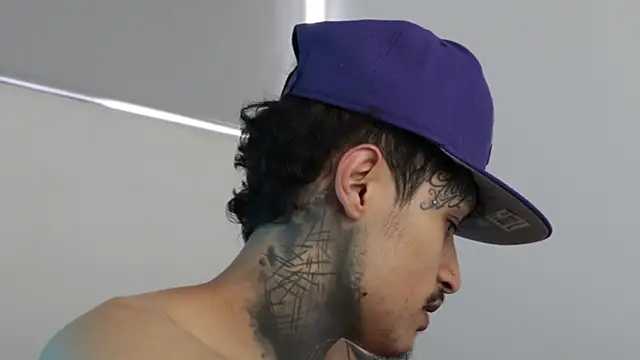 Snapshot of trieone chatting on December 10, 2024, 7:54 pm trieone online show from December 10, 2024, 7:54 pm