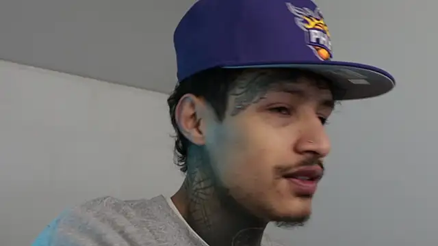 Snapshot of trieone chatting on December 11, 2024, 10:47 am trieone online show from December 11, 2024, 10:47 am