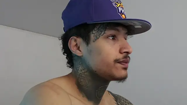 Snapshot of trieone chatting on December 13, 2024, 4:38 pm trieone online show from December 13, 2024, 4:38 pm