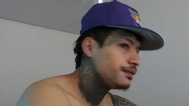 Snapshot of trieone chatting on December 17, 2024, 2:11 pm trieone online show from December 17, 2024, 2:11 pm