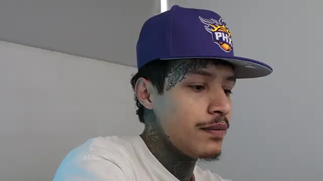 Snapshot of trieone chatting on December 18, 2024, 2:38 pm trieone online show from December 18, 2024, 2:38 pm