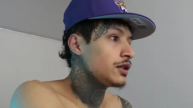 Snapshot of trieone chatting on December 20, 2024, 8:45 pm trieone online show from December 20, 2024, 8:45 pm