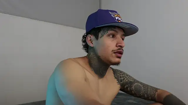 Snapshot of trieone chatting on December 21, 2024, 3:14 am trieone online show from December 21, 2024, 3:14 am