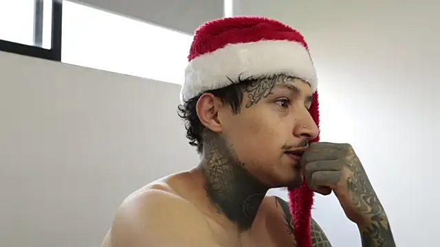 Snapshot of trieone chatting on December 24, 2024, 9:55 pm trieone online show from December 24, 2024, 9:55 pm