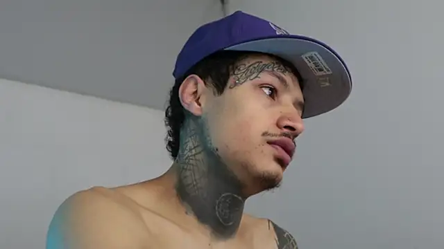 Snapshot of trieone chatting on December 28, 2024, 8:16 am trieone online show from December 28, 2024, 8:16 am