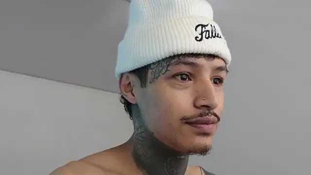 Snapshot of trieone chatting on January 30, 2025, 2:15 pm trieone online show from January 30, 2025, 2:15 pm