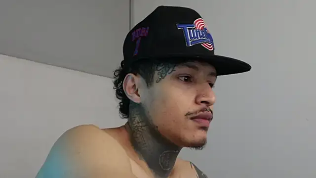 Snapshot of trieone chatting on February 4, 2025, 5:21 am trieone online show from February 4, 2025, 5:21 am