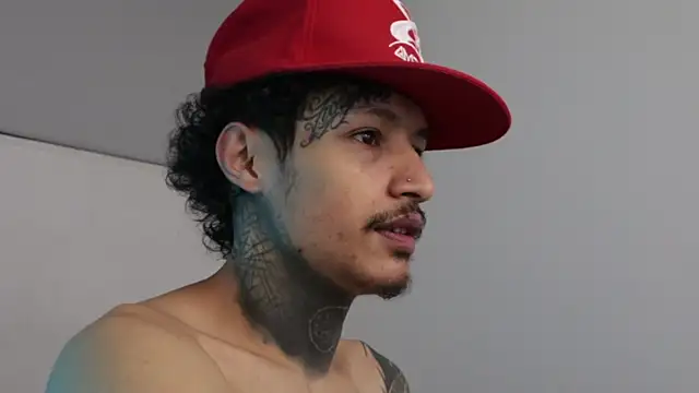 Snapshot of trieone chatting on March 3, 2025, 5:20 am trieone online show from March 3, 2025, 5:20 am