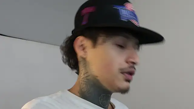 Snapshot of trieone chatting on March 4, 2025, 4:27 am trieone online show from March 4, 2025, 4:27 am