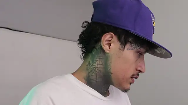 Snapshot of trieone chatting on March 12, 2025, 4:30 am trieone online show from March 12, 2025, 4:30 am