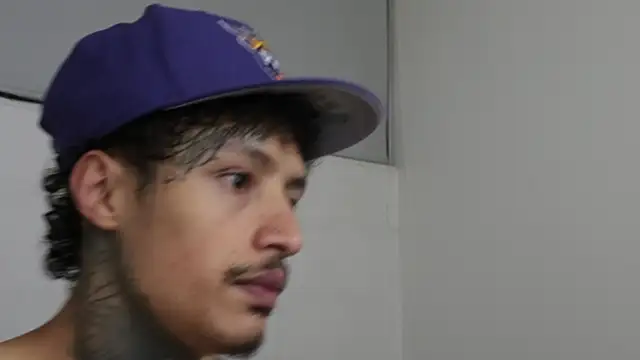 Snapshot of trieone chatting on March 19, 2025, 1:43 am trieone online show from March 19, 2025, 1:43 am