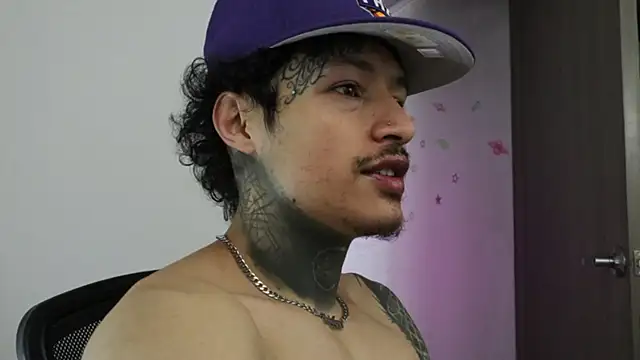 Snapshot of trieone chatting on September 17, 2025, 2:41 pm trieone online show from September 17, 2025, 2:41 pm