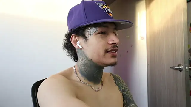 Snapshot of trieone chatting on September 23, 2025, 11:02 am trieone online show from September 23, 2025, 11:02 am