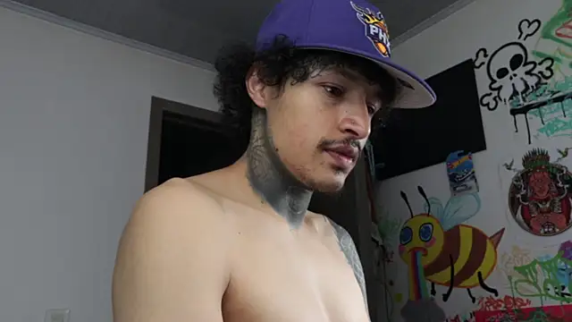 trieone online show from March 31, 2026, 2:02 am