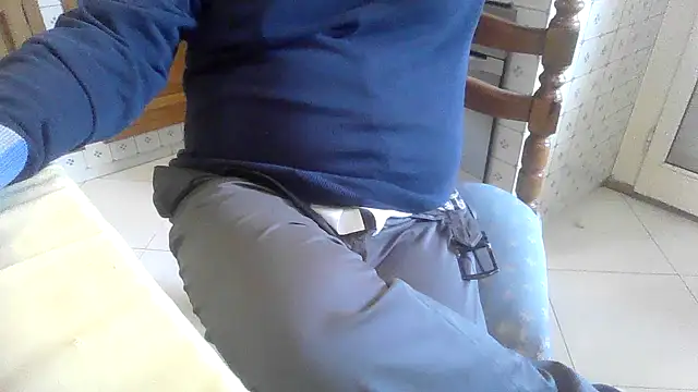 Snapshot of polloiw chatting on October 6, 2025, 10:12 am polloiw online show from October 6, 2025, 10:12 am