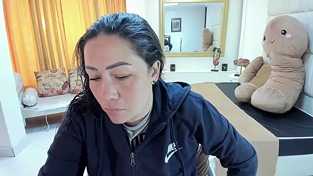 gaby trent online show from September 17, 2025, 1:13 pm