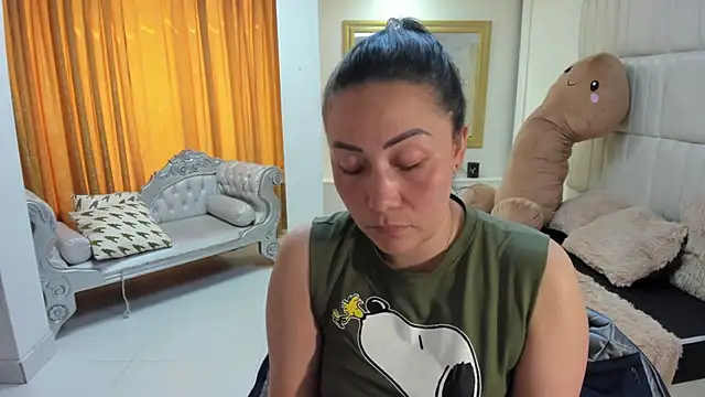 gaby trent online show from November 18, 2025, 2:54 pm