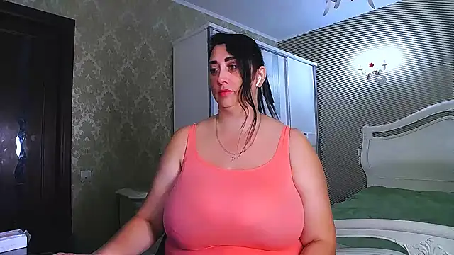Snapshot of Evelyn_Shy chatting on December 25, 2024, 7:14 am Evelyn Shy online show from December 25, 2024, 7:14 am