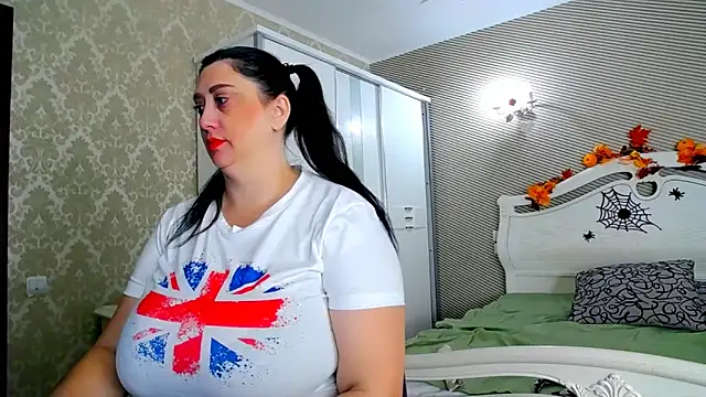 Evelyn Shy online show from November 7, 2025, 7:19 am