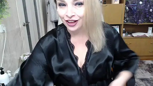 Mika Passion online show from October 11, 2025, 7:51 am