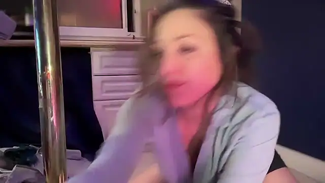 Snapshot of CrazyKittenMeow chatting on February 14, 2025, 2:50 am CrazyKittenMeow online show from February 14, 2025, 2:50 am