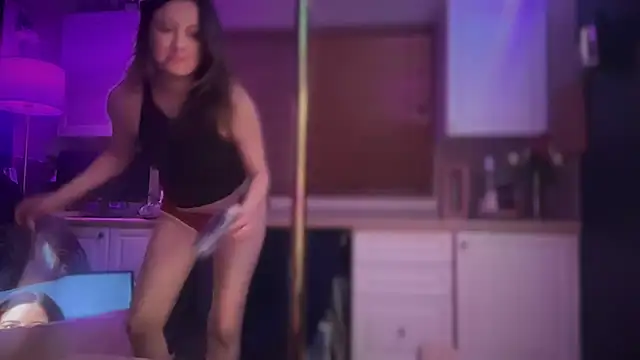 Snapshot of CrazyKittenMeow chatting on February 24, 2025, 6:38 am CrazyKittenMeow online show from February 24, 2025, 6:38 am