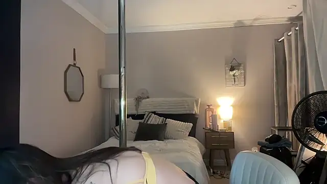 Snapshot of CrazyKittenMeow chatting on September 27, 2025, 11:21 pm CrazyKittenMeow online show from September 27, 2025, 11:21 pm