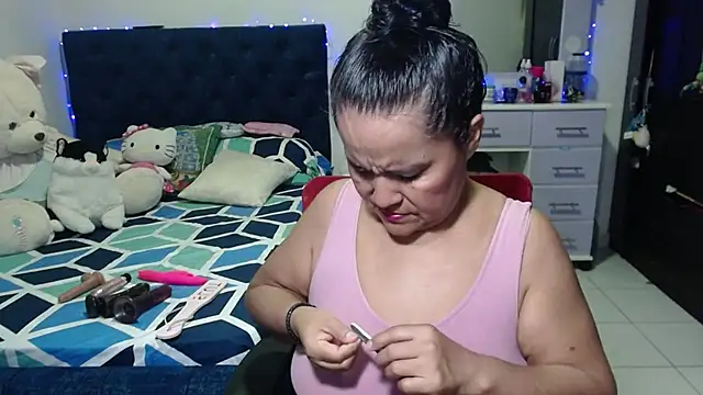 pervert mommy  online show from December 17, 2025, 9:37 am