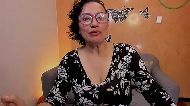 scarlet wet online show from April 8, 2026, 9:04 pm