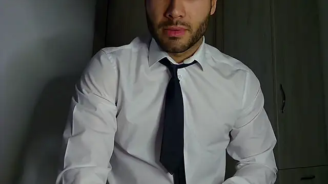 Justynn1 online show from April 15, 2026, 11:38 pm