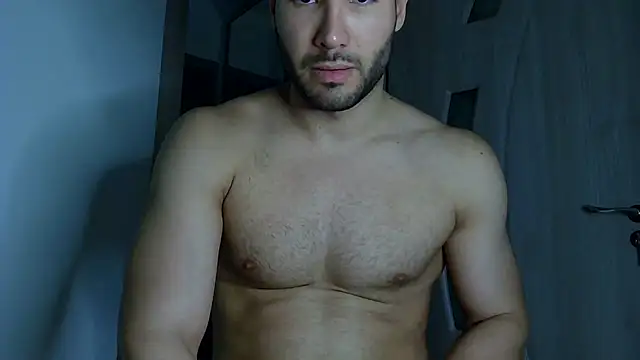 Justynn1 online show from July 6, 2026, 6:43 pm