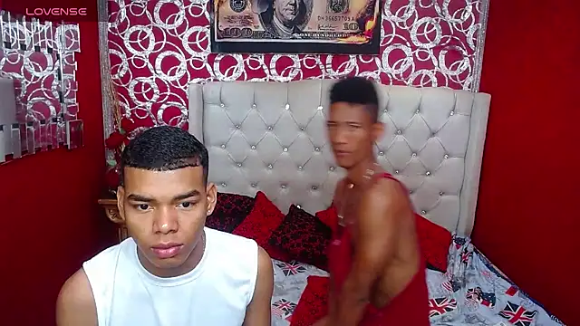 Snapshot of PEINBOYS chatting on January 22, 2025, 7:45 pm PEINBOYS online show from January 22, 2025, 7:45 pm