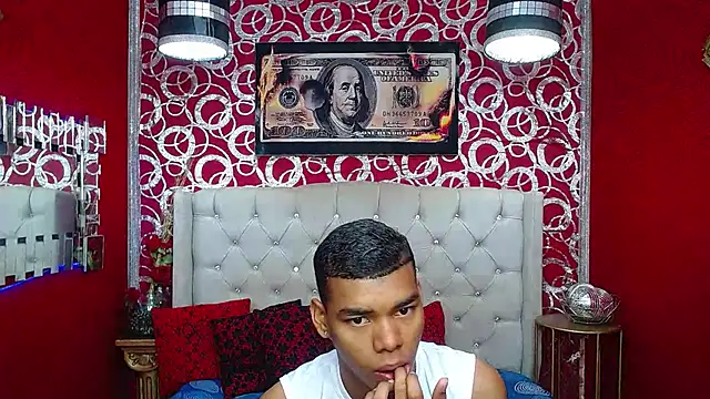 Snapshot of PEINBOYS chatting on February 19, 2025, 7:05 pm PEINBOYS online show from February 19, 2025, 7:05 pm