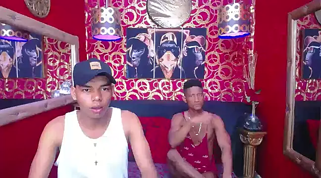 Snapshot of PEINBOYS chatting on March 14, 2025, 7:12 pm PEINBOYS online show from March 14, 2025, 7:12 pm