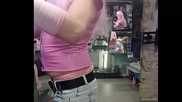 Snapshot of fetishboyzz chatting on January 6, 2026, 12:14 am fetishboyzz online show from January 6, 2026, 12:14 am