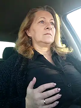 Snapshot of Elza01 chatting on November 7, 2025, 6:46 am Elza01 online show from November 7, 2025, 6:46 am