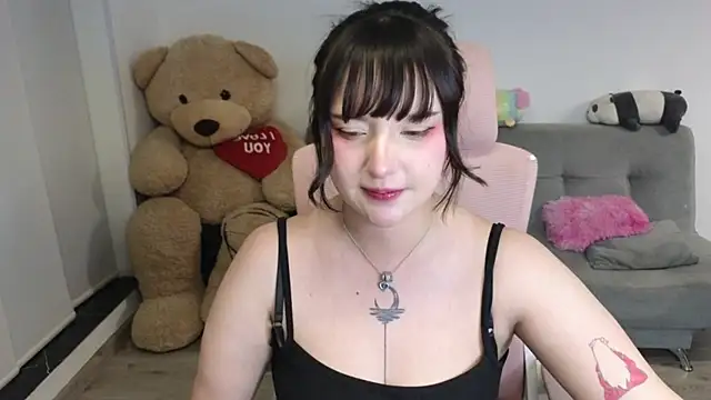 Snapshot of KuroChan420 chatting on July 13, 2026, 12:35 am KuroChan420 online show from July 13, 2026, 12:35 am