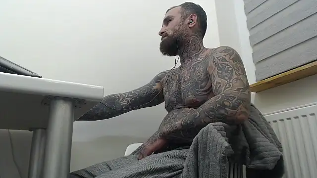 master4bitch24 online show from November 9, 2025, 9:24 pm