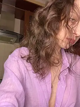MissAnuta online show from May 17, 2026, 3:52 pm