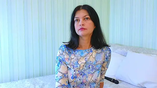 Snapshot of _Lily_ chatting on October 6, 2025, 8:56 am Lily online show from October 6, 2025, 8:56 am